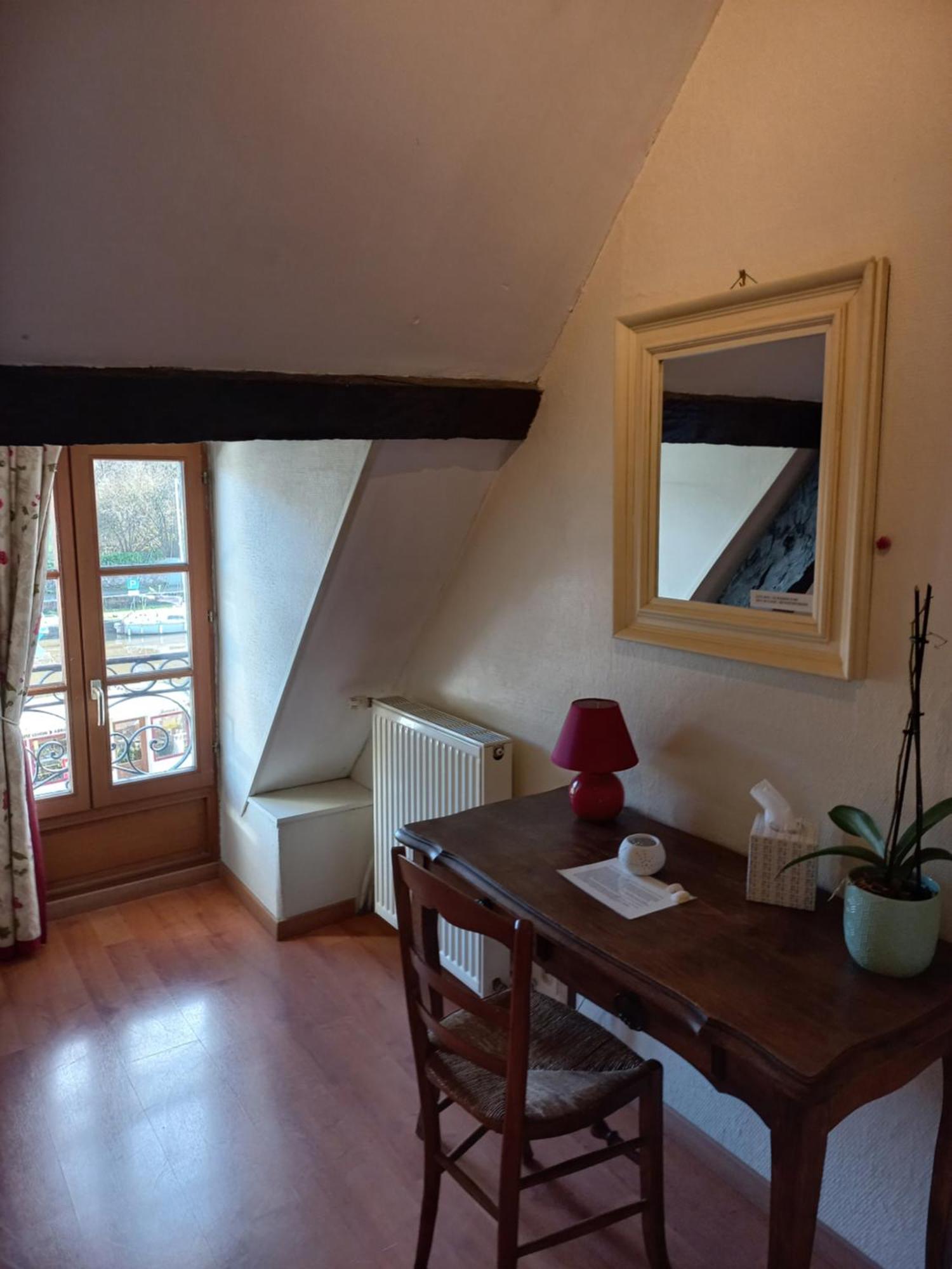 Le Poisson Ivre Bed & Breakfast Dinan Luaran gambar